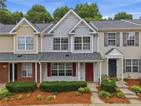 295 Malamute Ln, Greensboro, NC 27407