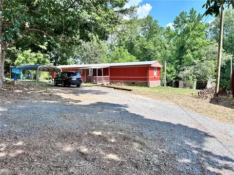 1270 Little Point Rd, Randleman, NC 27317