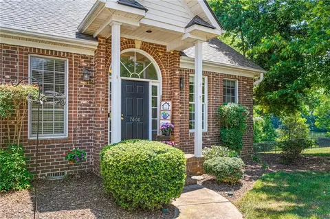 7600 Pond Ct, Kernersville, NC 27284