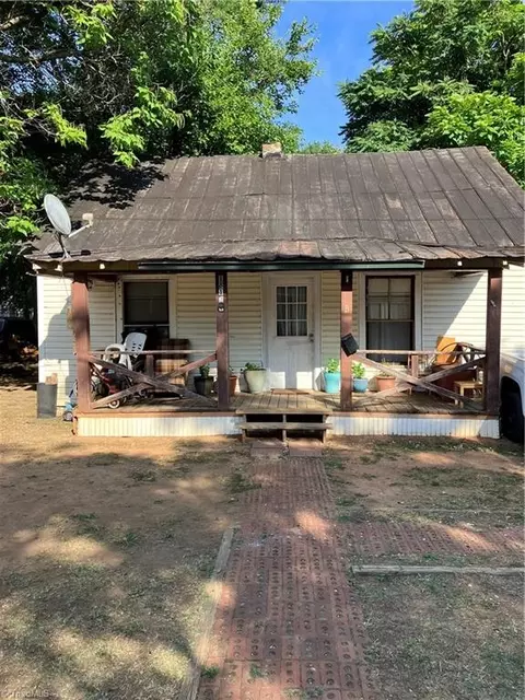 1813 Center St, Winston Salem, NC 27127
