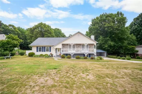 1809 Pope Ln, Kernersville, NC 27284