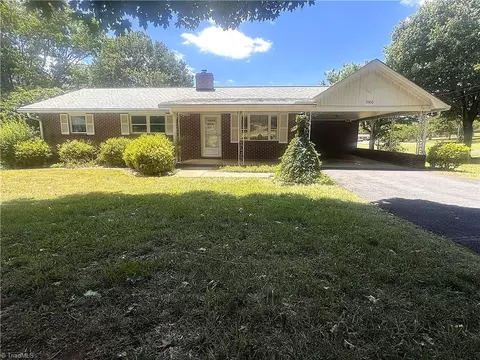 5500 Rozianna Dr, Winston Salem, NC 27106