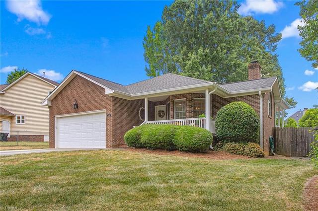 319 Westridge Dr, Burlington, NC 27215