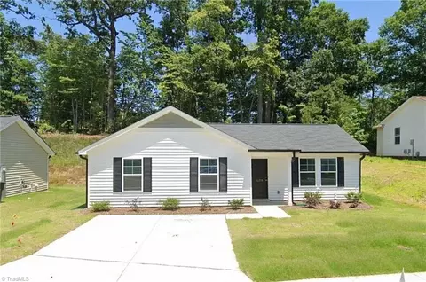 3173 Misty Ridge Dr, Winston Salem, NC 27107