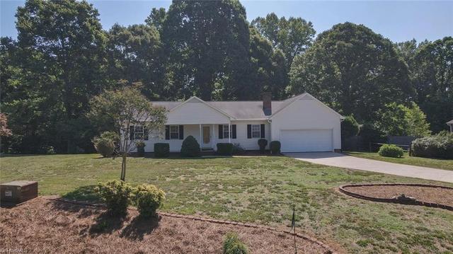 265 Rolling Green Dr, Winston Salem, NC 27107