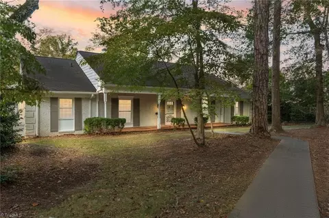 706 Cornwallis Dr W, Greensboro, NC 27408