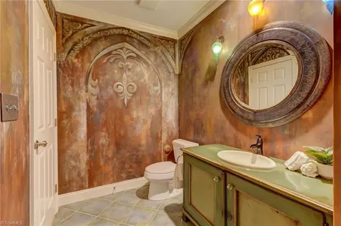 Bath - 4501 Kendale Rd, High Point, NC 27265 photo 5 of 9