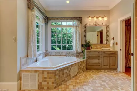 Bath - 4501 Kendale Rd, High Point, NC 27265 photo 1 of 9