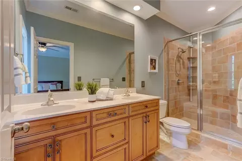 Bath - 4501 Kendale Rd, High Point, NC 27265 photo 9 of 9