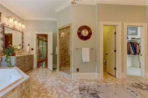 Bath - 4501 Kendale Rd, High Point, NC 27265 photo 2 of 9
