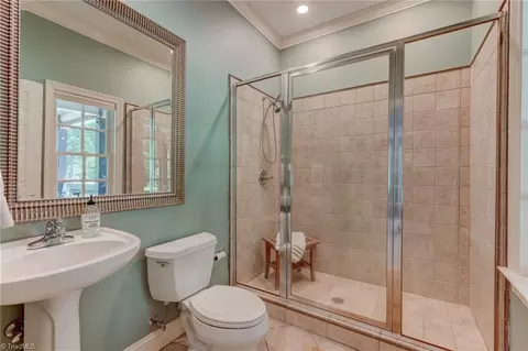 Bath - 4501 Kendale Rd, High Point, NC 27265 photo 6 of 9