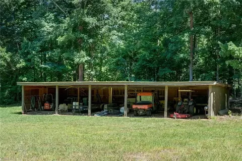 Exterior - 4501 Kendale Rd, High Point, NC 27265 photo 9 of 11