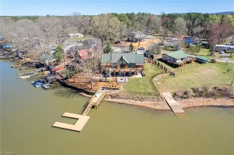 423 Shore Dr N, Lexington, NC 27292