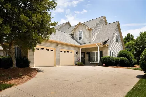 1074 Muirfield Ave, Clemmons, NC 27012