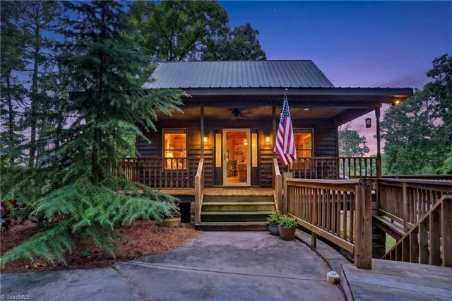 108 Beach Dr, New London, NC 28127