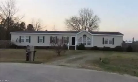 2 Cold Camp Dr, Parkton, NC 28371