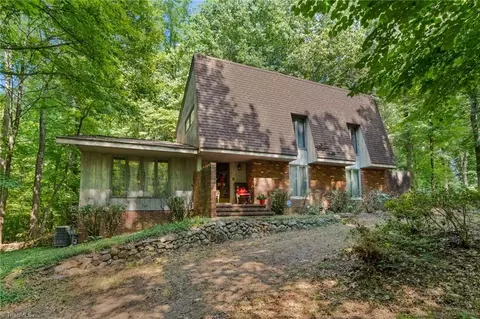 5718 Oak Tree Rd, Greensboro, NC 27455