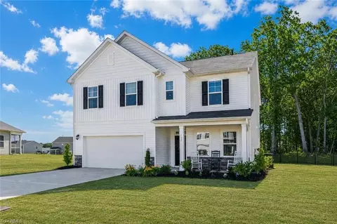 123 Piebald Dr, King, NC 27021