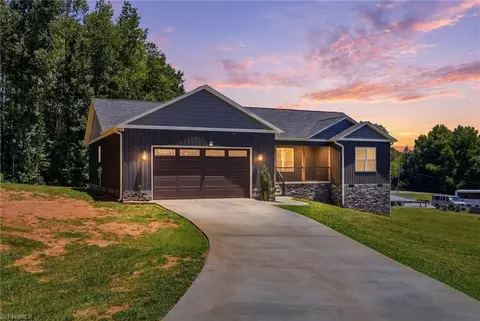 169 Old Brushy Dr, Lexington, NC 27292