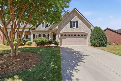 400 Dornoch Dr, Winston Salem, NC 27107
