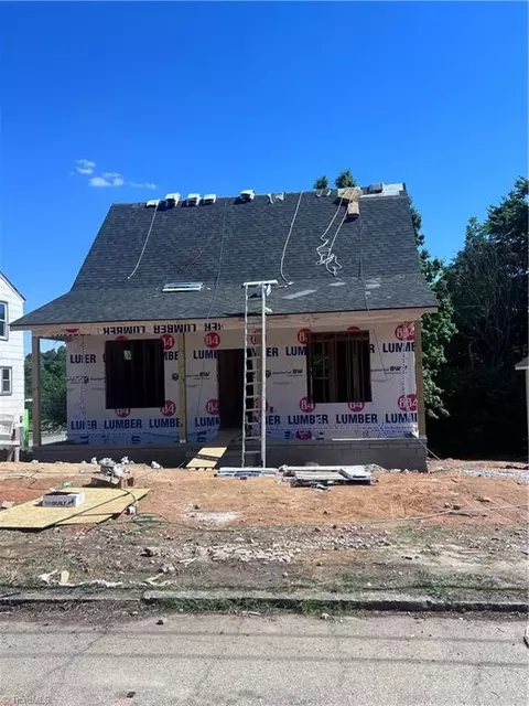 915 Redding Dr, High Point, NC 27260