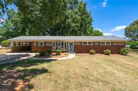 650 Highland Park Dr, Eden, NC 27288