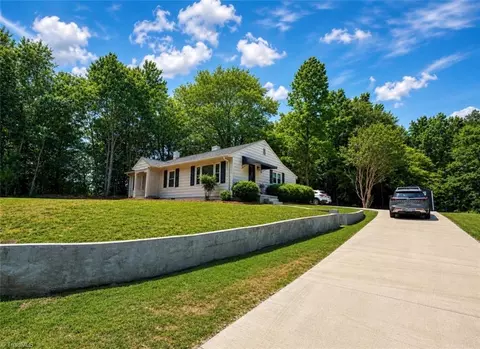 1416 Perryman Rd, Lexington, NC 27292