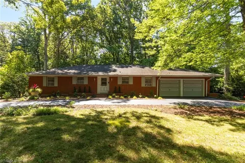 1011 Huntingdon Rd, Winston Salem, NC 27104