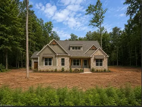2256 Chippewa St, Winston Salem, NC 27106