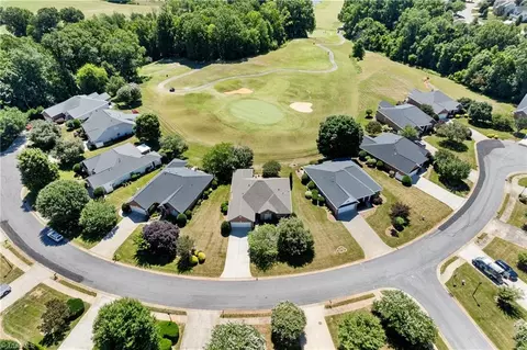 108 Niblick Ct N, Advance, NC 27006