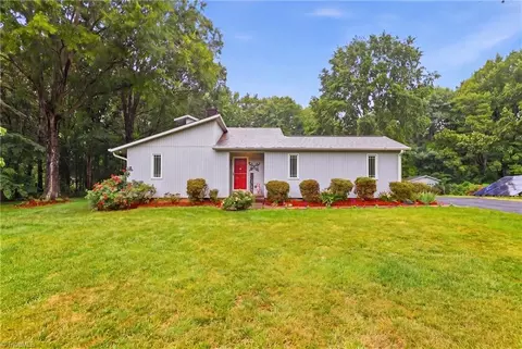 7706 Moutline Ct, Greensboro, NC 27409