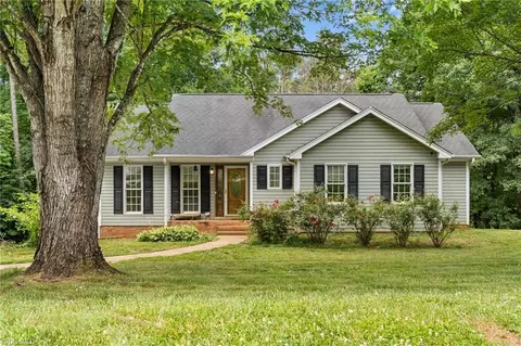 1085 Woodbury Rd, King, NC 27021