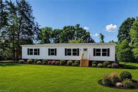 1848 Brittany Trl, Pleasant Garden, NC 27313