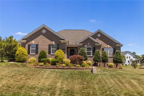 8510 Point Oak Dr, Colfax, NC 27235