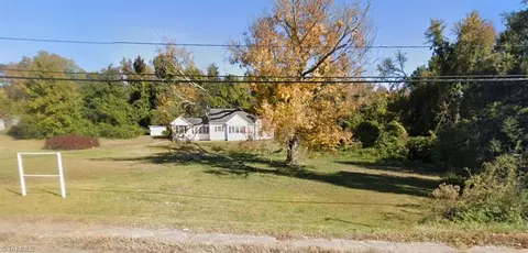 3759 Reynolda Rd, Winston Salem, NC 27106