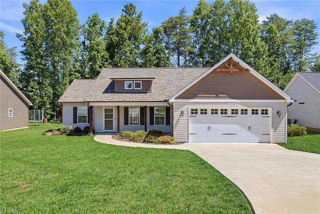 109 Brooke Ridge Dr, Thomasville, NC 27360