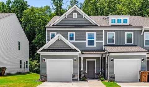 221 Latrobe Ln, Greensboro, NC 27455