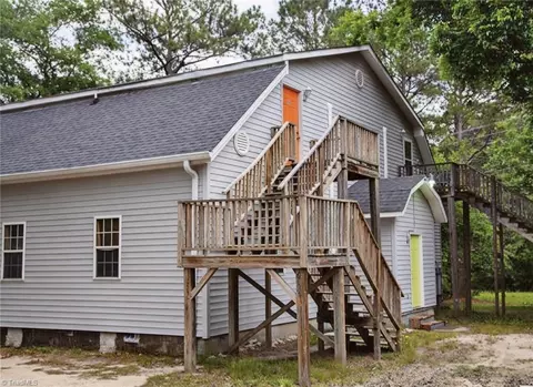 619 Mckay St, Laurinburg, NC 28352