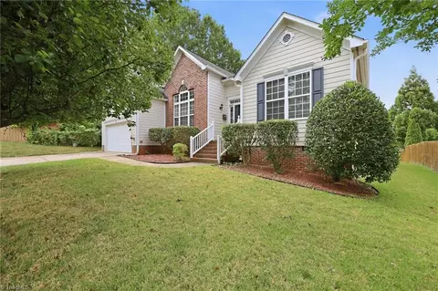 5410 Stone Crossing Dr, Winston Salem, NC 27104