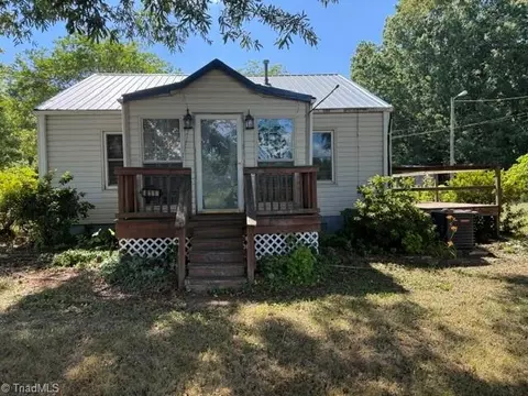 811 Leonard Rd, Lexington, NC 27295