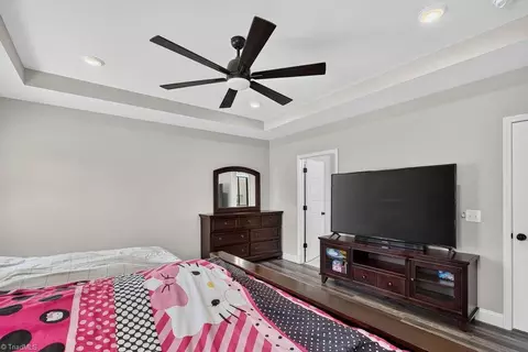 Bedroom - 1097 Dodson Mill Rd, Pilot Mountain, NC 27041 photo 2 of 5