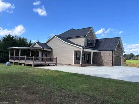 Exterior - 1097 Dodson Mill Rd, Pilot Mountain, NC 27041 photo 5 of 6