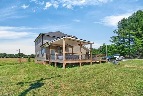 Exterior - 1097 Dodson Mill Rd, Pilot Mountain, NC 27041 photo 5 of 7