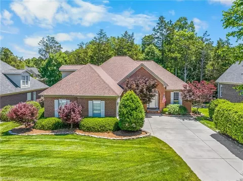 4324 Poplar Creek Ln, High Point, NC 27265