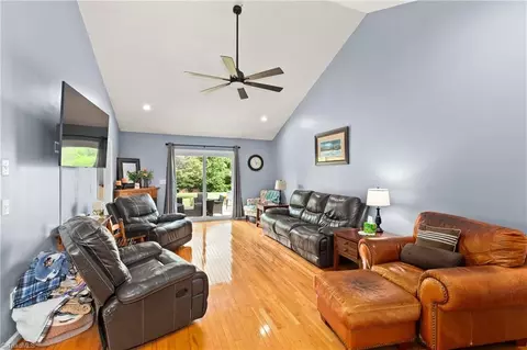 836 Bear Trl, Cana, VA 24317 photo 6