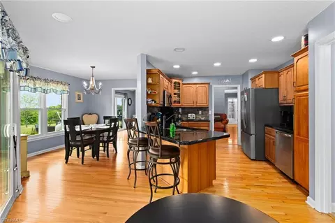 836 Bear Trl, Cana, VA 24317 photo 12