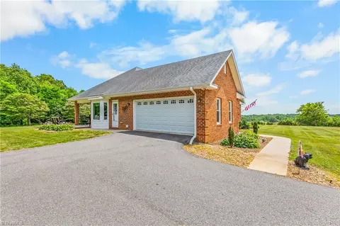 836 Bear Trl, Cana, VA 24317 photo 28