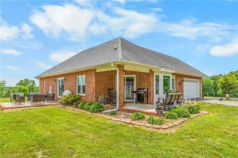 836 Bear Trl, Cana, VA 24317 photo 29