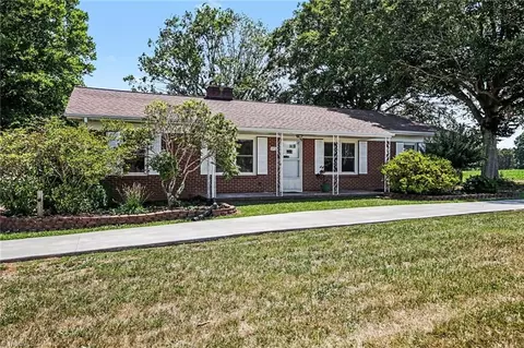 1476 E Us Highway 64, Mocksville, NC 27028
