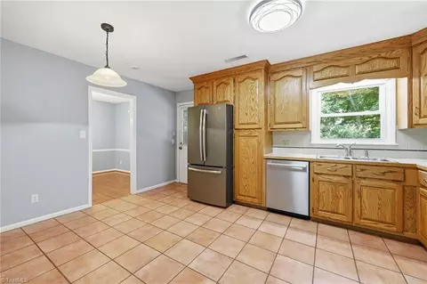 Kitchen - 118 Hillside Ct, King, NC 27021 photo 4 of 4